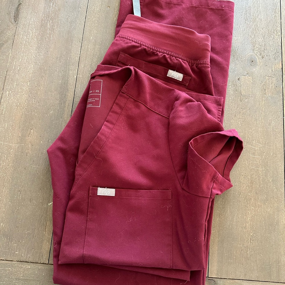 Figs Maroon Scrub Set